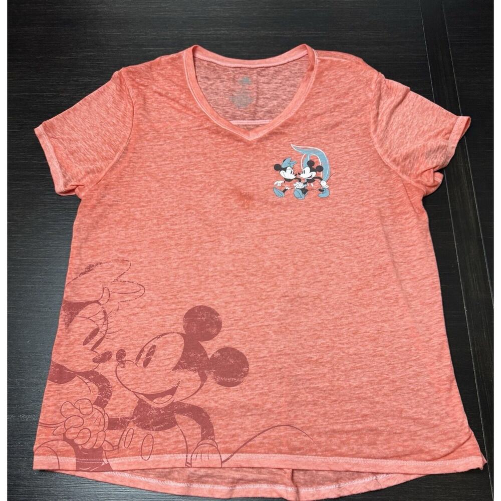 Disney Parks Mickey & Minnie Love Woman’s Top Size XL Coral , Lightweight